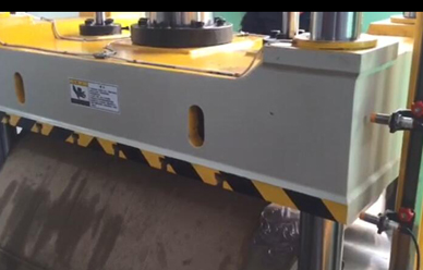 63T增速線軸包(bao)裝塑料盒子(zi)