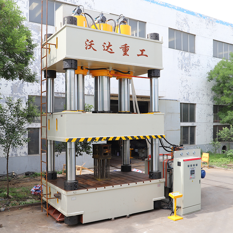 常(cháng)規四柱液壓機安(an)裝視頻