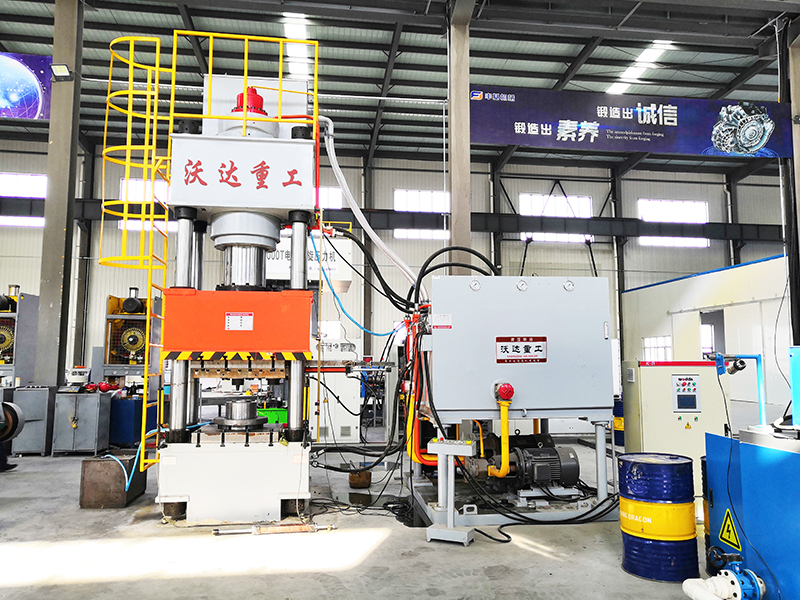 630噸熱模鍛液壓機 630噸熱模鍛液壓機