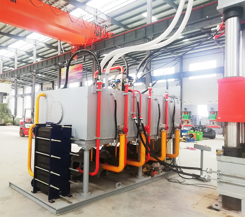 630噸熱模鍛液壓機 630噸熱模鍛液壓機