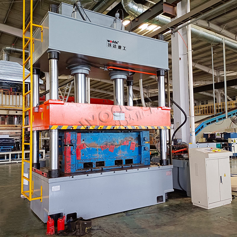 315噸汽車内飾成型液壓機 315噸汽車内飾成型液壓機