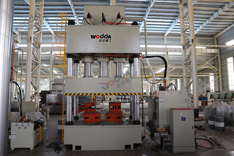 1500噸複合材料汽車配件液壓機 1500噸複合材料汽車配件液壓機