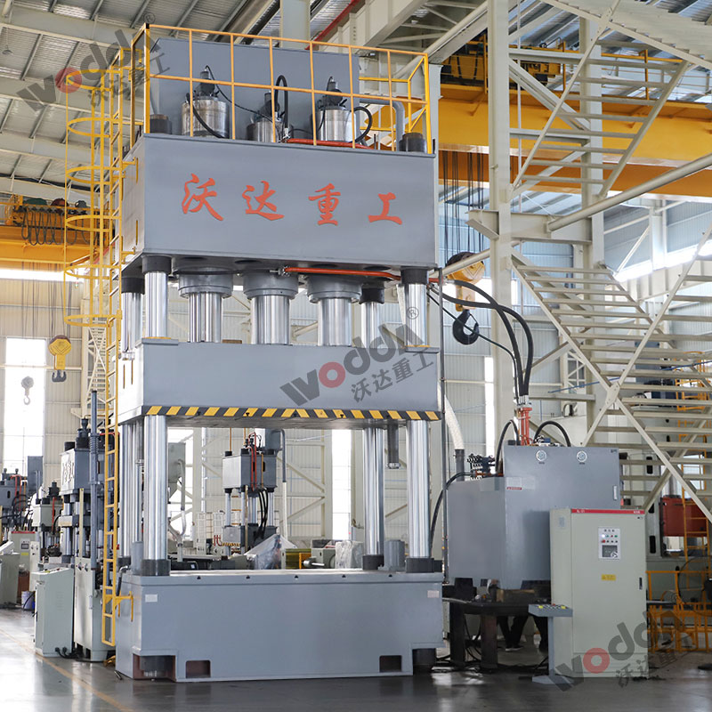 1500噸複合材料液壓機 1500噸複合材料液壓機