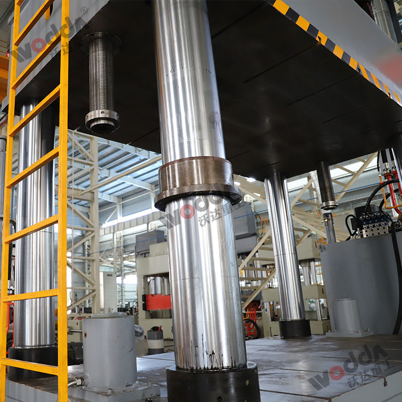 1500噸複合材料液壓機細節 1500噸複合材料液壓機細節