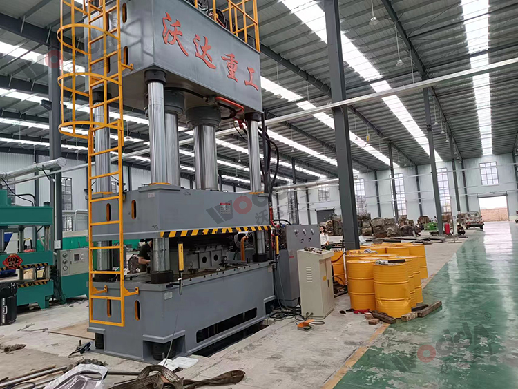 800噸汽車配件液壓機客戶現場 800噸汽車配件液壓機客戶現場