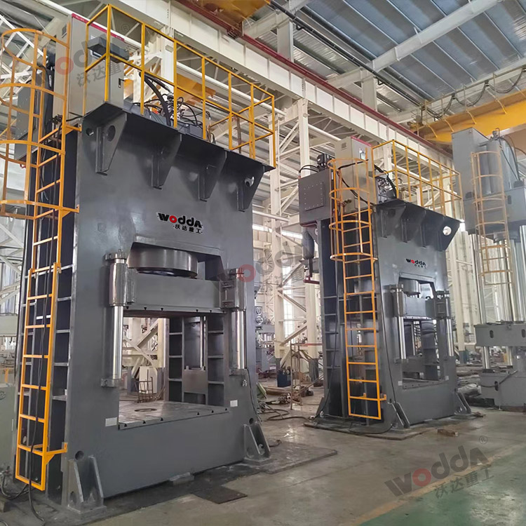 1800噸框架式液壓機(兩台).jpg 1800噸框架式液壓機(兩台).jpg