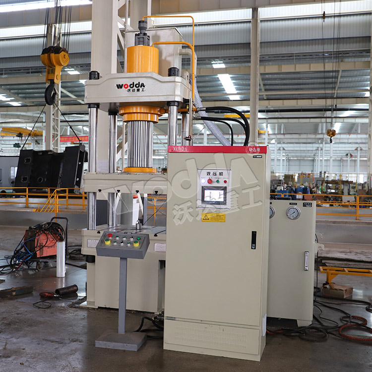 200噸玻璃鋼電纜支架成型液壓機.jpg 200噸玻璃鋼電纜支架成型液壓機.jpg