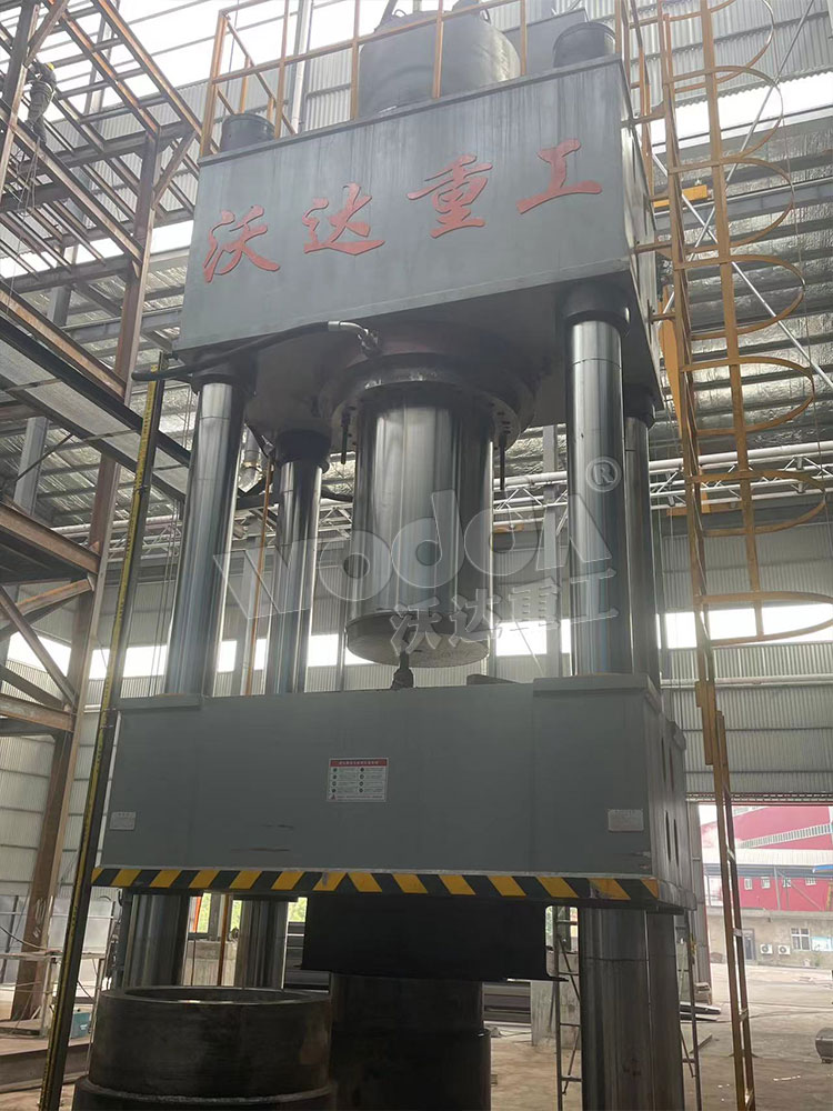 2000噸坩埚液壓機 2000噸坩埚液壓機