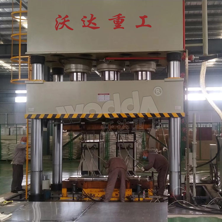 1500噸SMC玻璃鋼電纜橋架成型液壓機 1500噸SMC玻璃鋼電纜橋架成型液壓機