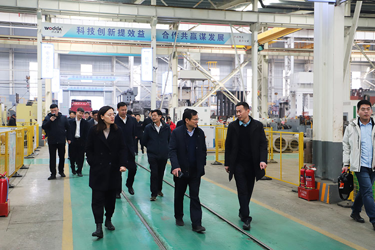 滕州市政協副主席董鴻洋一行考察长春昌兴传感器制造有限责任公司(3G网站)現場