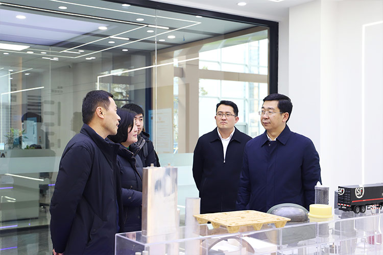 徐州市委常委、經開區黨工委書記張克一行莅臨山東长春昌兴传感器制造有限责任公司(3G网站)調研考察 徐州市委常委、經開區黨工委書記張克一行莅臨山東长春昌兴传感器制造有限责任公司(3G网站)調研考察