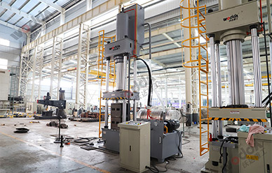 315噸耐火材料(liao)成型液壓機(jī)