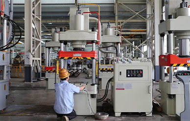 100噸三梁(liáng)四柱液(ye)壓機