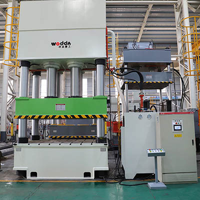 九腳(jiǎo)塑料托盤(pan)液壓機_1000噸(dūn)塑料托盤(pán)模壓機